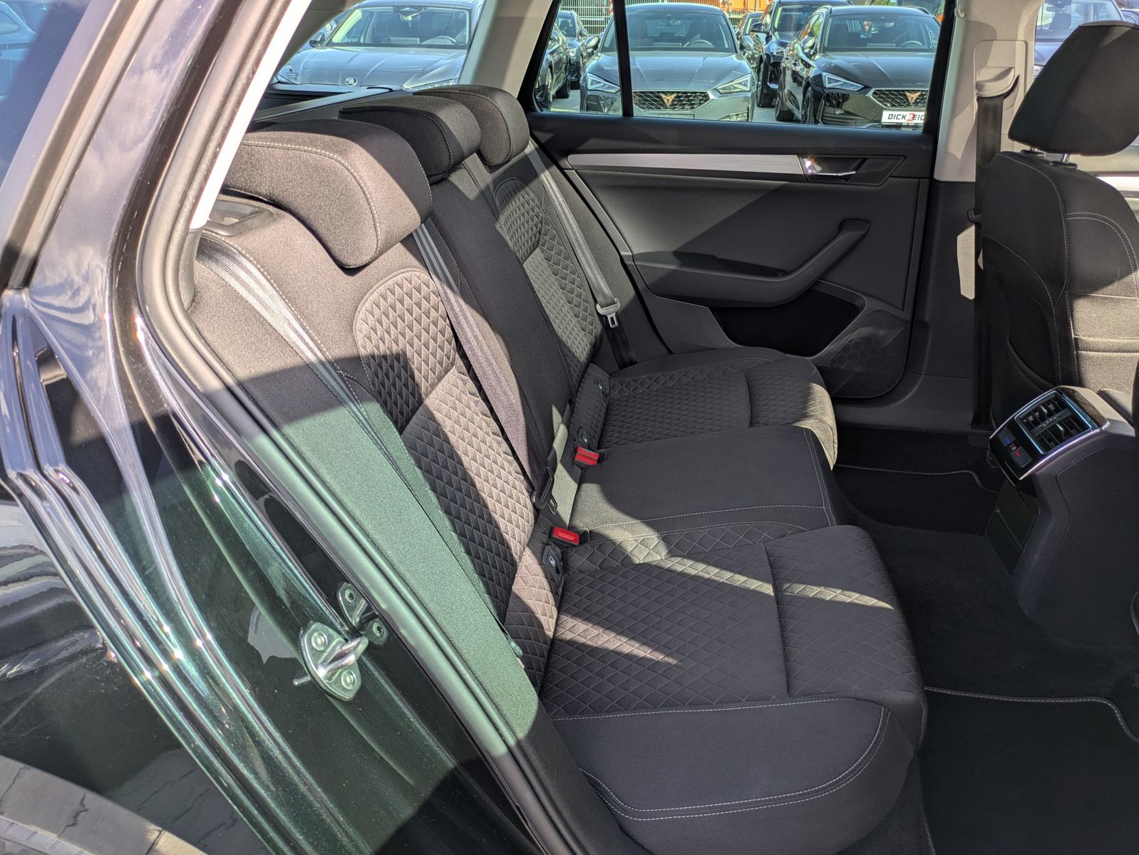 Fahrzeugabbildung SKODA Superb 2.0 TDI Style PANO*AHK*ACC*MEMORY*BIXENON