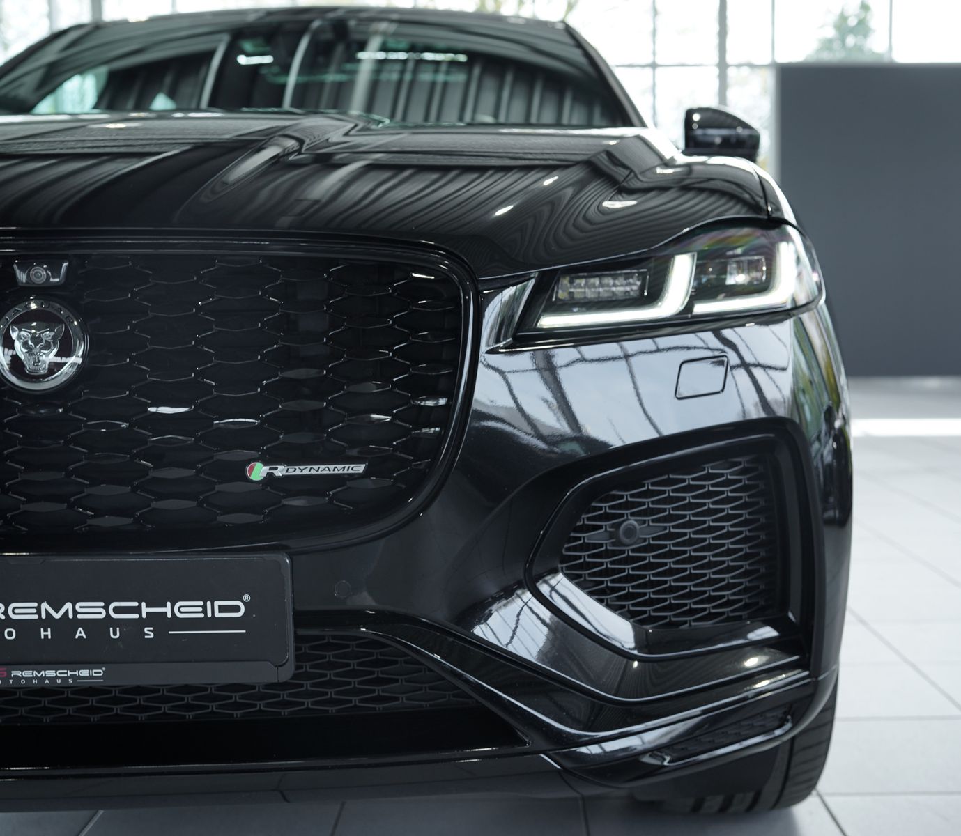 Jaguar F Pace