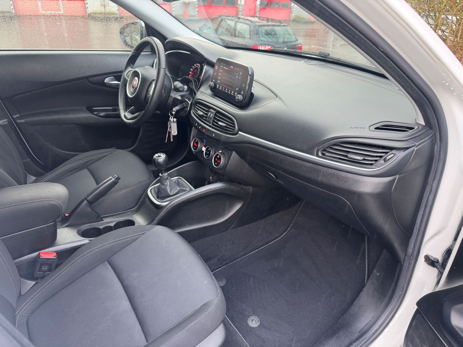 Fahrzeugabbildung Fiat Tipo Mirror Navi+Kamera