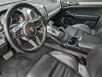 Porsche Cayenne - 9