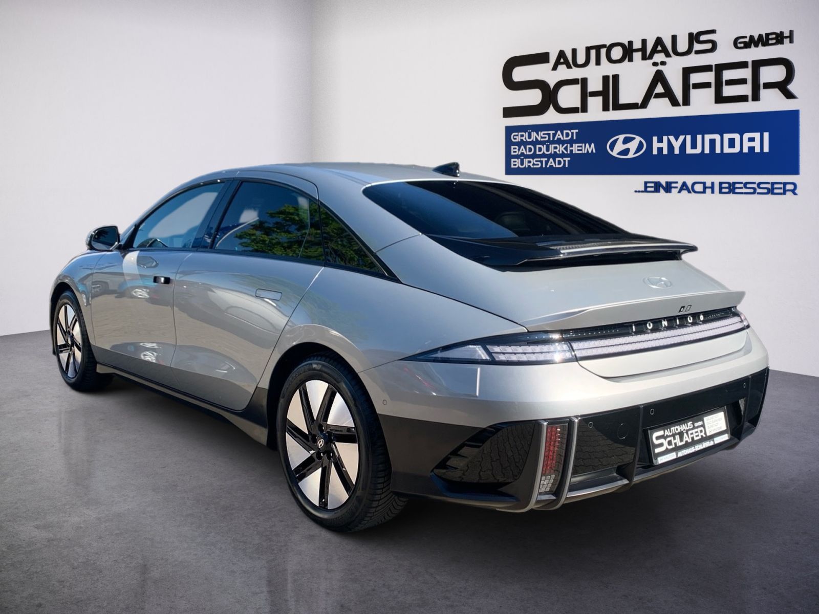 Fahrzeugabbildung Hyundai IONIQ 6 Uniq 77,4 kWh Elektro 4WD