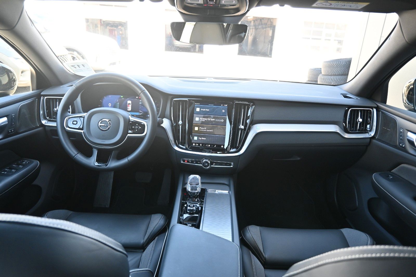 Fahrzeugabbildung Volvo S60 B4 Plus Dark*LED*PANO*STHZ*H&K*360*QI*19"