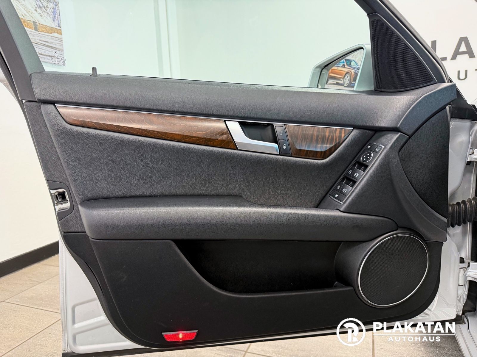 Fahrzeugabbildung Mercedes-Benz C 180CDI T-Model Bi-Xenon Automatik NAVI AHK
