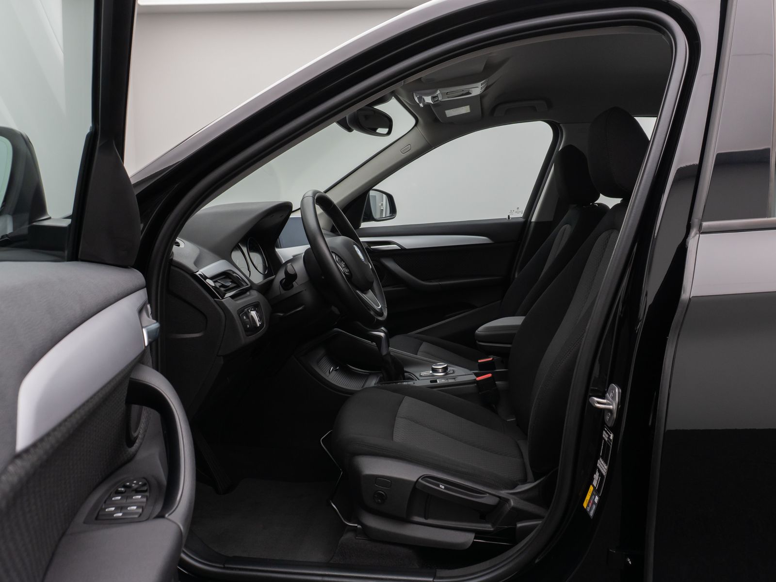 Fahrzeugabbildung BMW X1 xD25e Parkassist DAB Lordos Geschwindigkeitsr