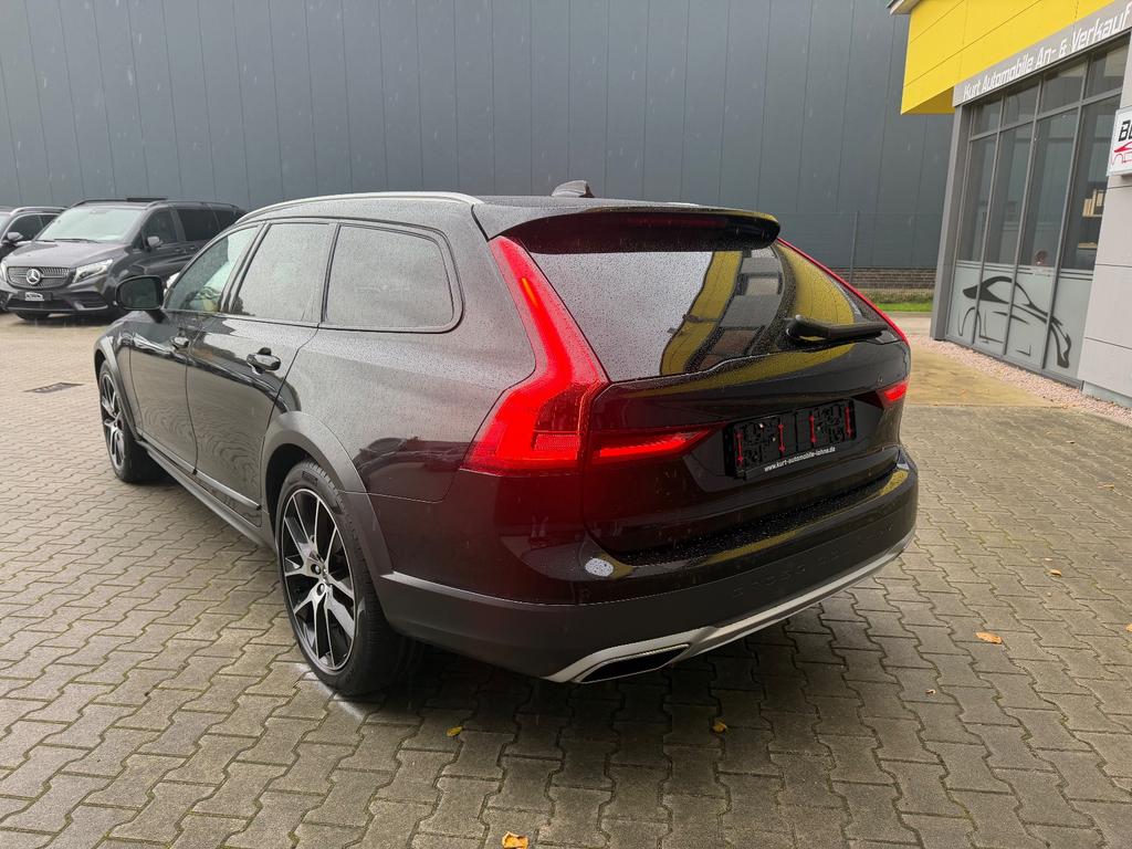 Volvo V90 Cross Country
