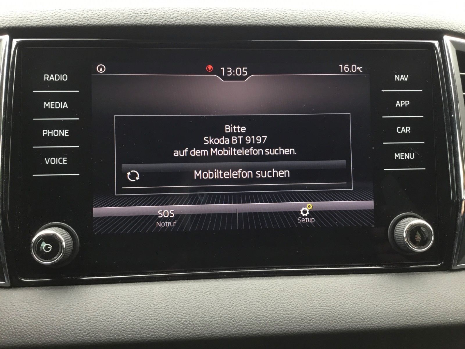 Fahrzeugabbildung SKODA Karoq 2.0 TDI Style 4x4+LED+AHK+18"+Navi