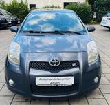 Toyota Yaris TS/1.8 Benzin/4Türe/Klima - Toyota Yaris mit Benzin-Antrieb: Ts
