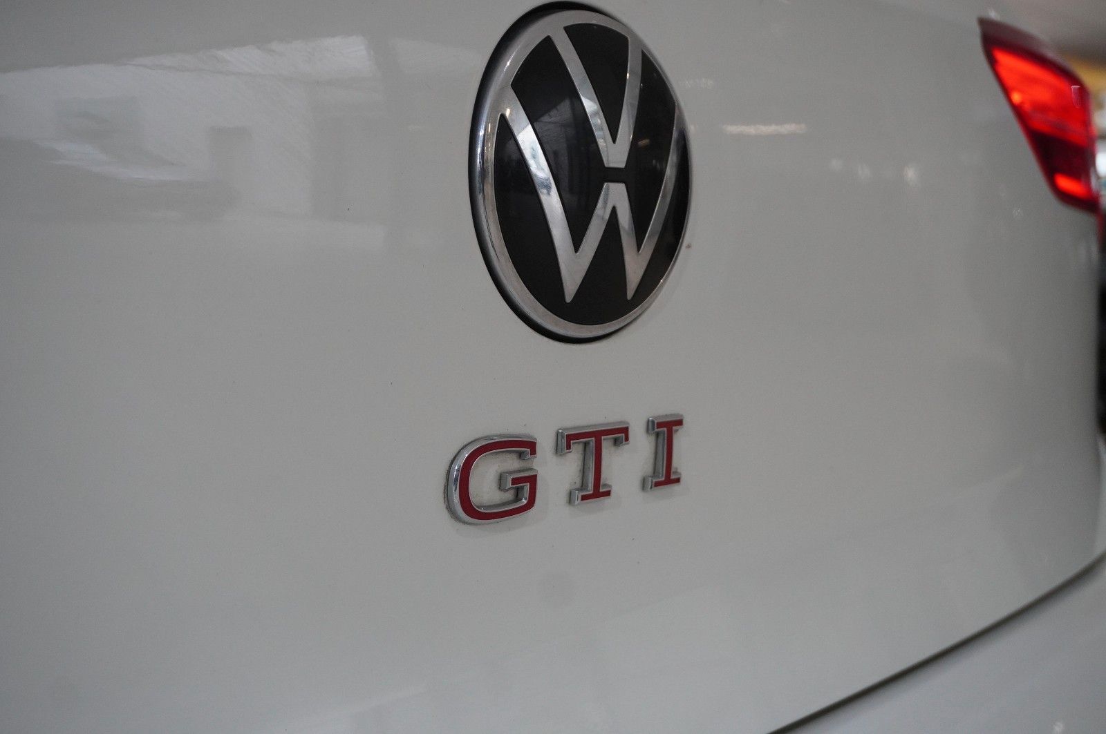 Fahrzeugabbildung Volkswagen Golf VIII Lim. 2.0 TSI GTI DSG NAVI/LED/KAMERA