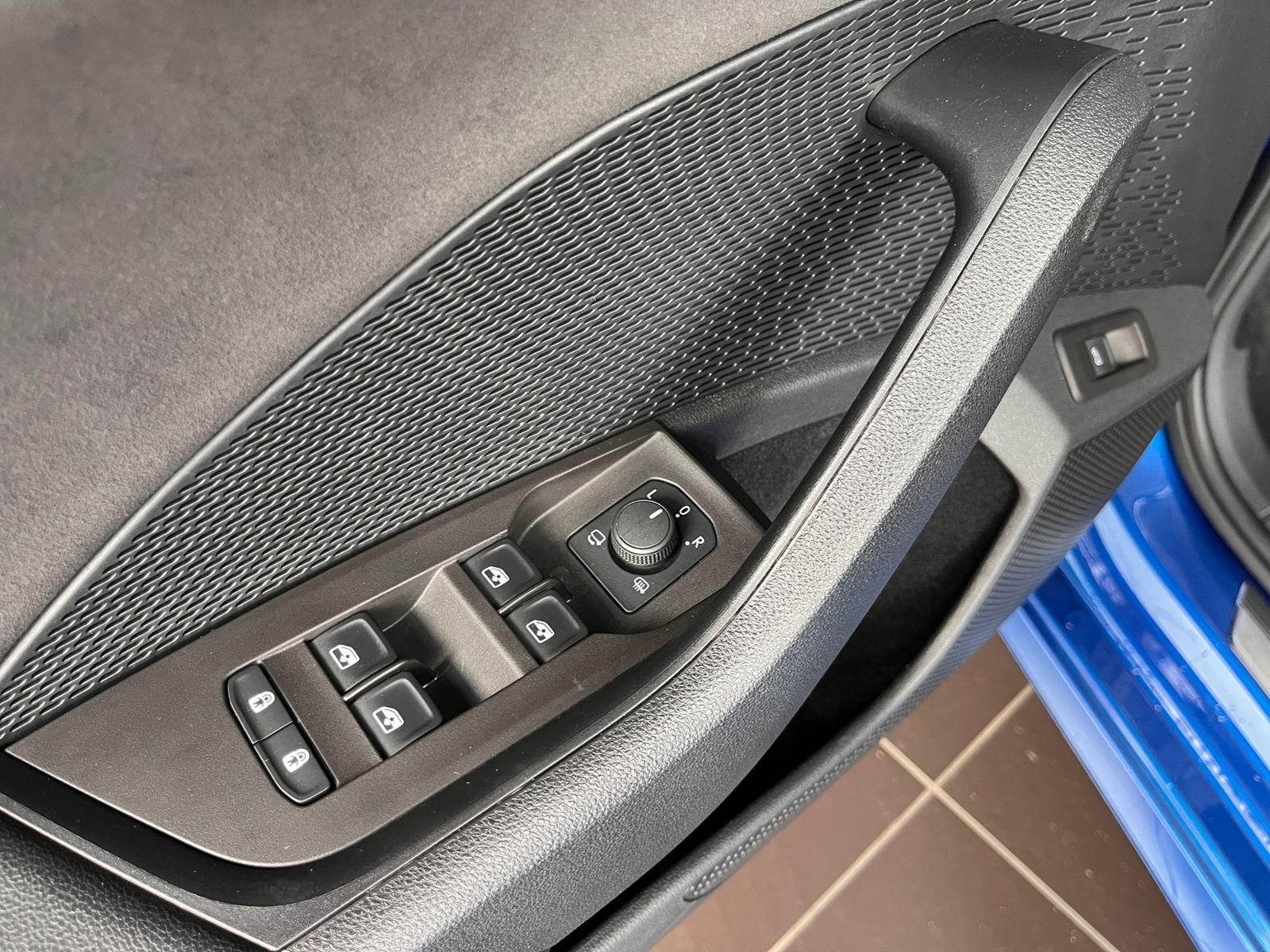 Fahrzeugabbildung SKODA Octavia Combi RS PANO AHK LED NAVI
