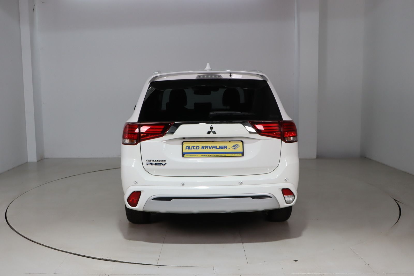 Fahrzeugabbildung Mitsubishi Outlander PHEV 2.4 Plus 4WD