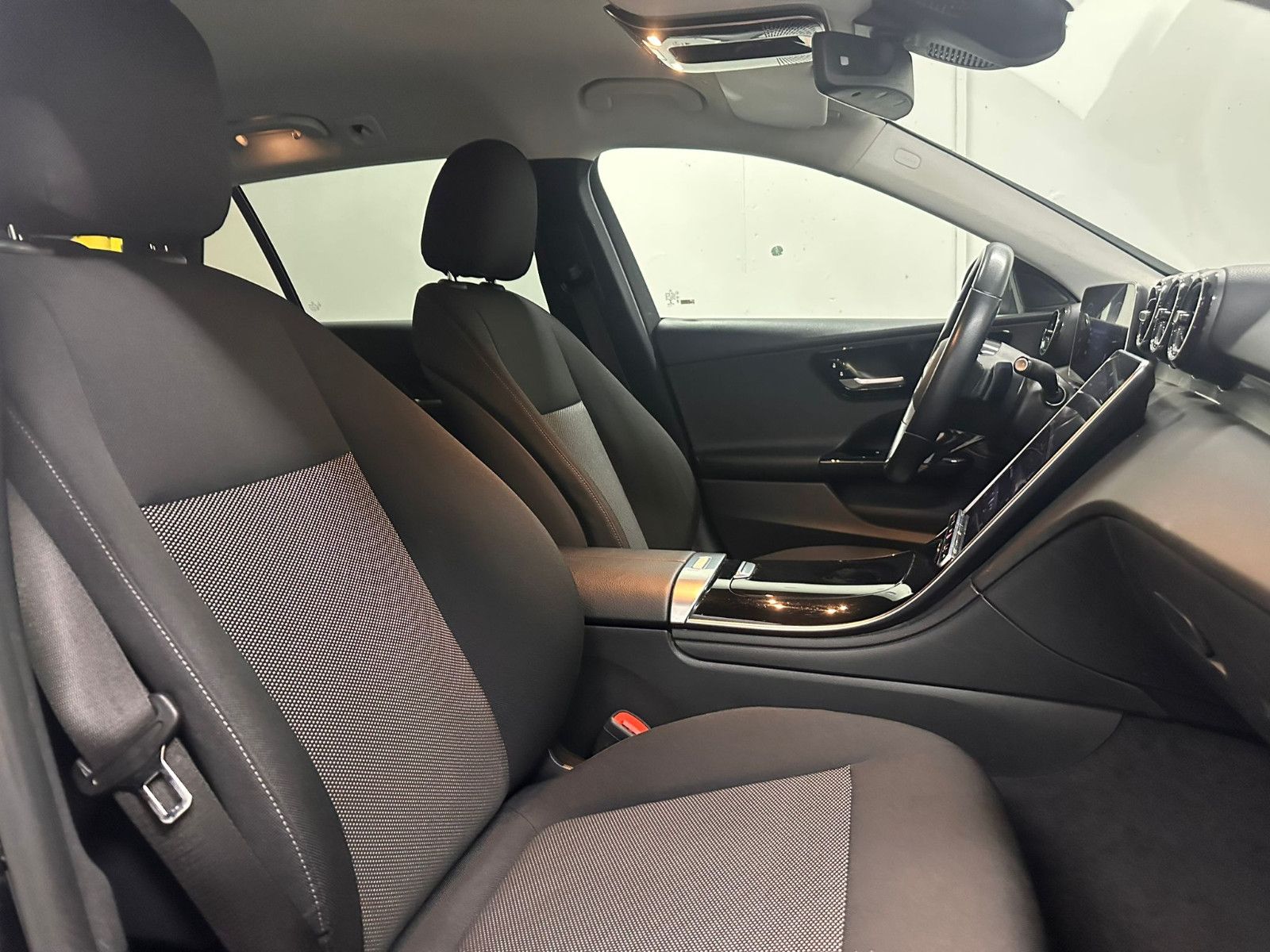 Fahrzeugabbildung Mercedes-Benz C 220 d T Autom.*AVANTGARDE*AHK*CARPLAY*