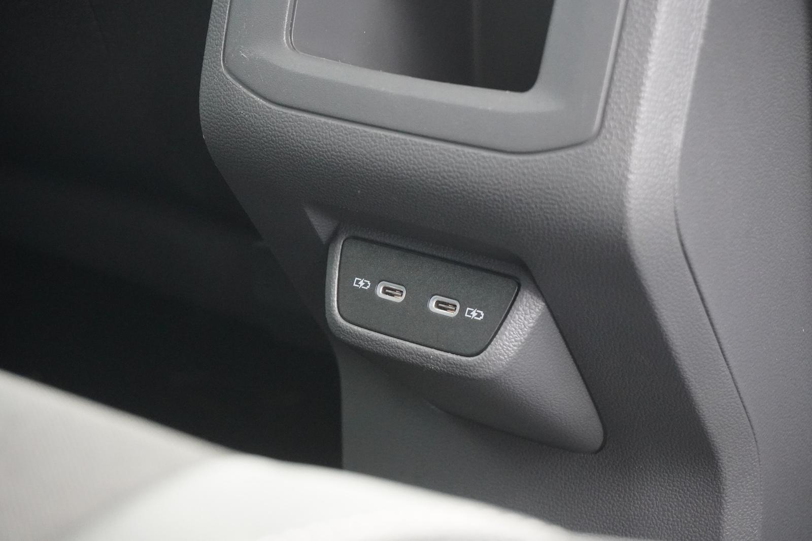 Volkswagen T-Cross 1.0 TSI  Style DSG LED Navi Teilleder