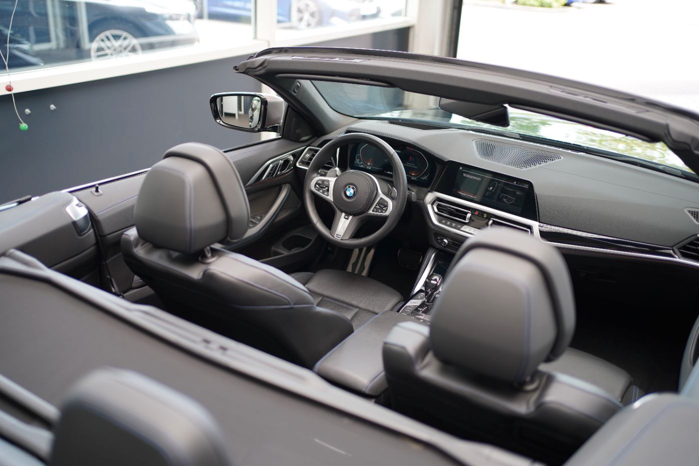 Fahrzeugabbildung BMW M440i xDrive Cabrio +Standheizung+Laserlicht+++