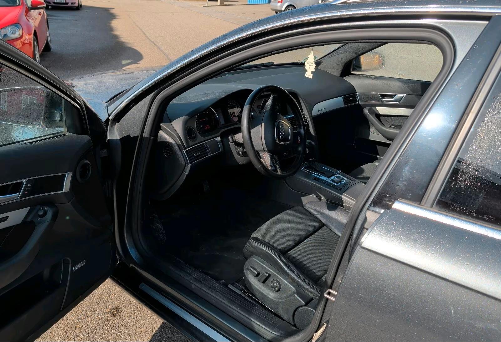 Audi Quattro 2006 — interior