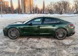 Porsche Panamera 4 - mit Benzin-Antrieb: Grün