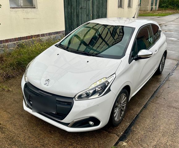 Peugeot 208 TÜV Neu Navigation Klimaanlage