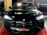 Lamborghini Urus SE STOCK CARBON B&O 360 PD25 - Lamborghini Urus mit Panoramadach