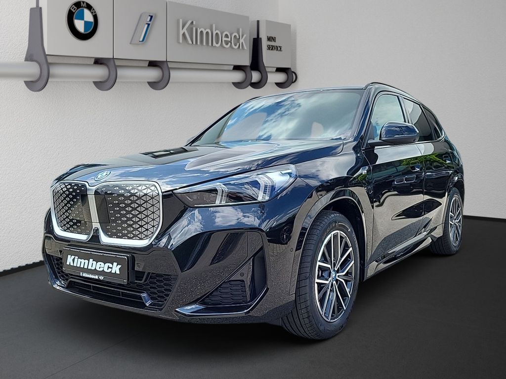 BMW iX1