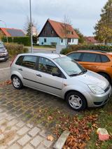 Ford Fiesta 1.3 60 PS 5-türig 1.Hand - Ford Fiesta aus 2005: 1.3