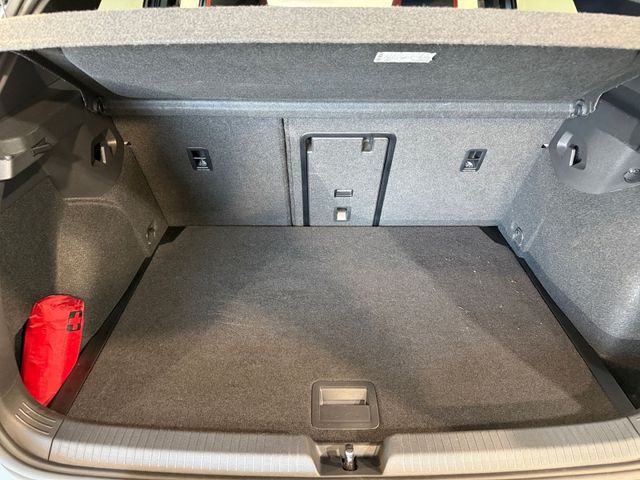 Golf VIII GTI 2.0 TSI DSG IQ-LED+DCC+PANO+HUD+