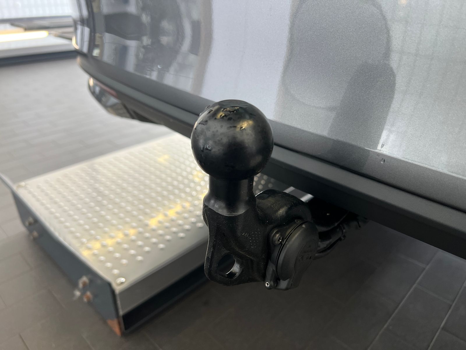 Fahrzeugabbildung SKODA Octavia Combi Tour 2.0 TDI DSG *AHK, LED, ACC, K