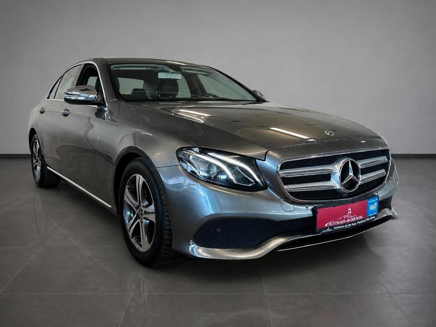 Mercedes-Benz E 200 Limousine /Kamera/2.Hand