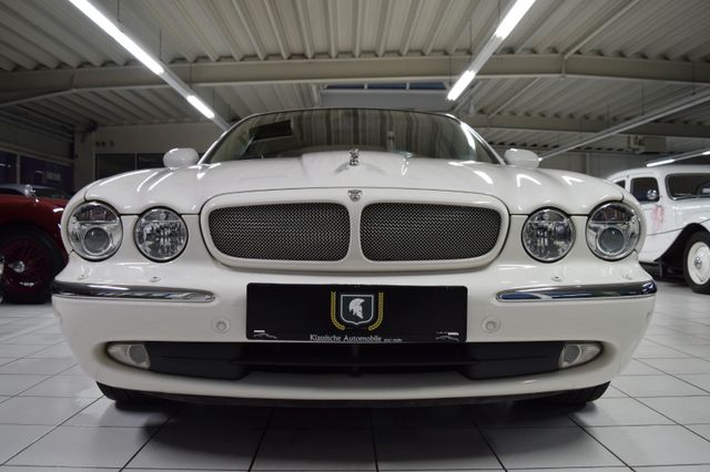 Fahrzeugabbildung Jaguar XJ8 3.5 Liter/Echter Sammlerzustand