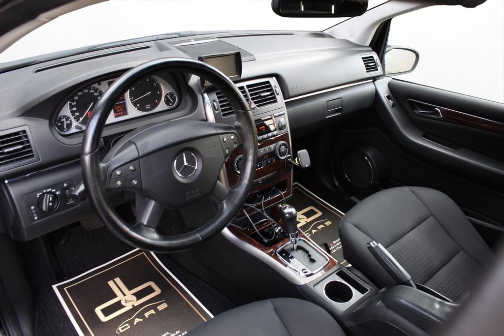 Mercedes-Benz B 200