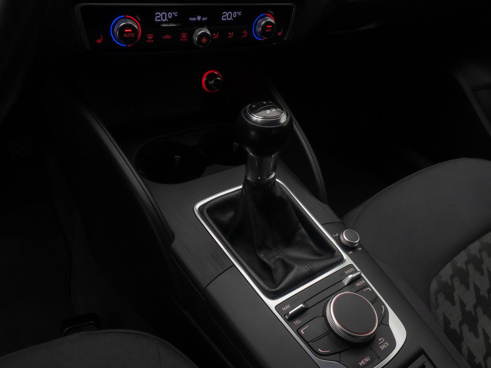 Fahrzeugabbildung Audi A3 Attraction PDC KlimaAut HiFi Sitzheizung LM