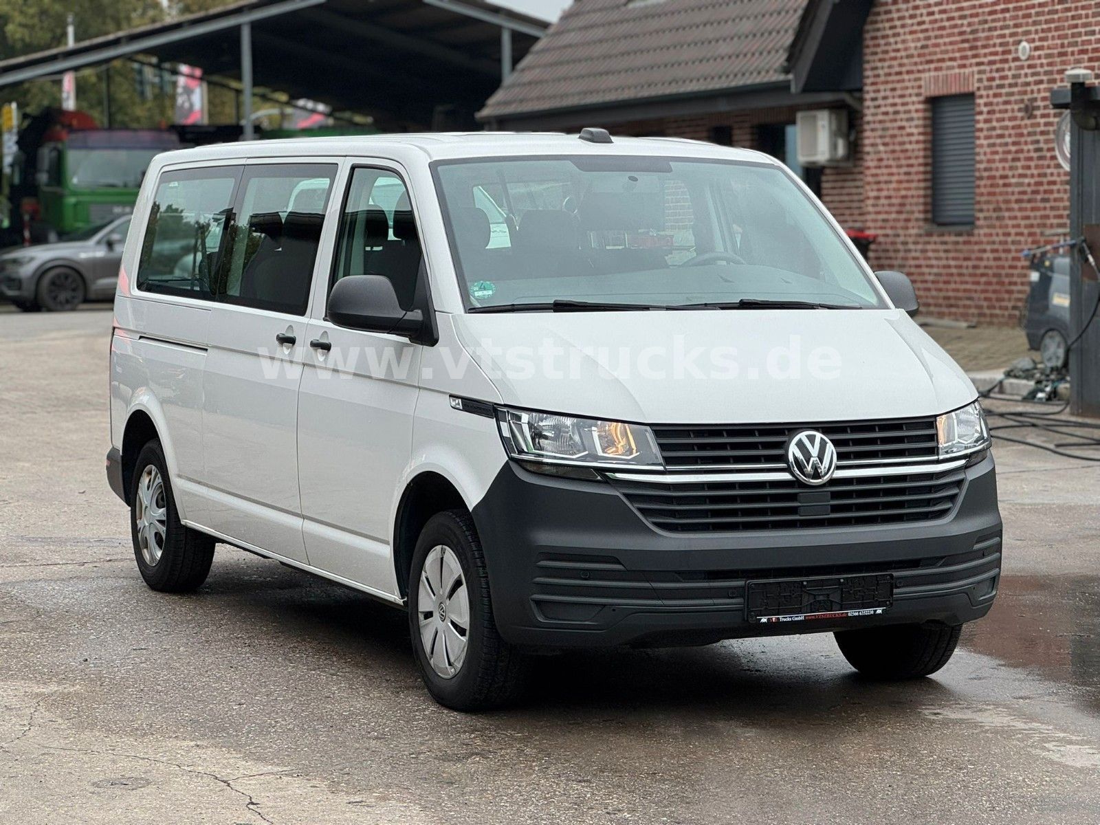 Volkswagen T6.1 Transporter Kombi lang 8 Sitzer Klima imagem 2