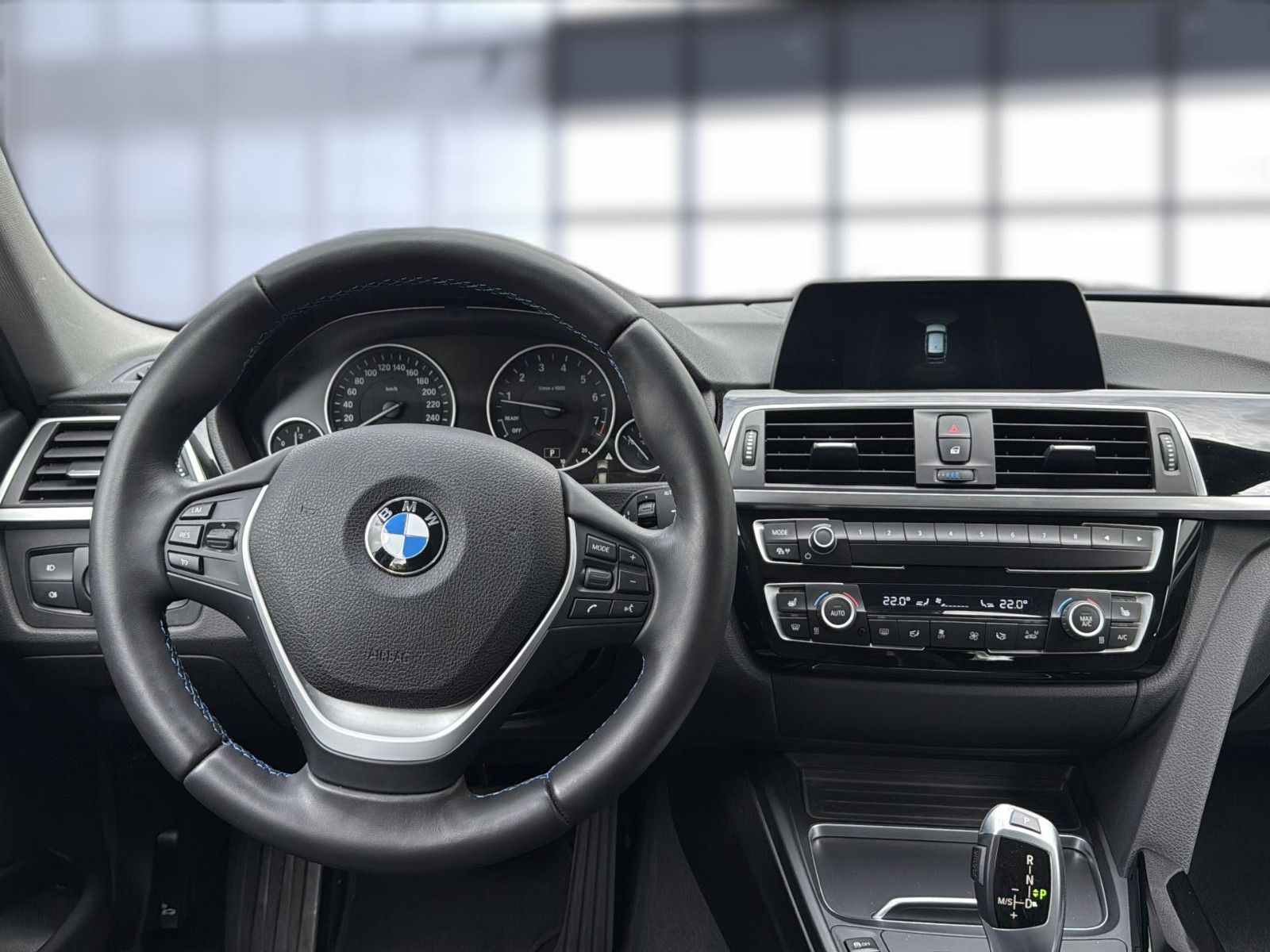 Fahrzeugabbildung BMW 320 i Touring / AHK / unfallfrei