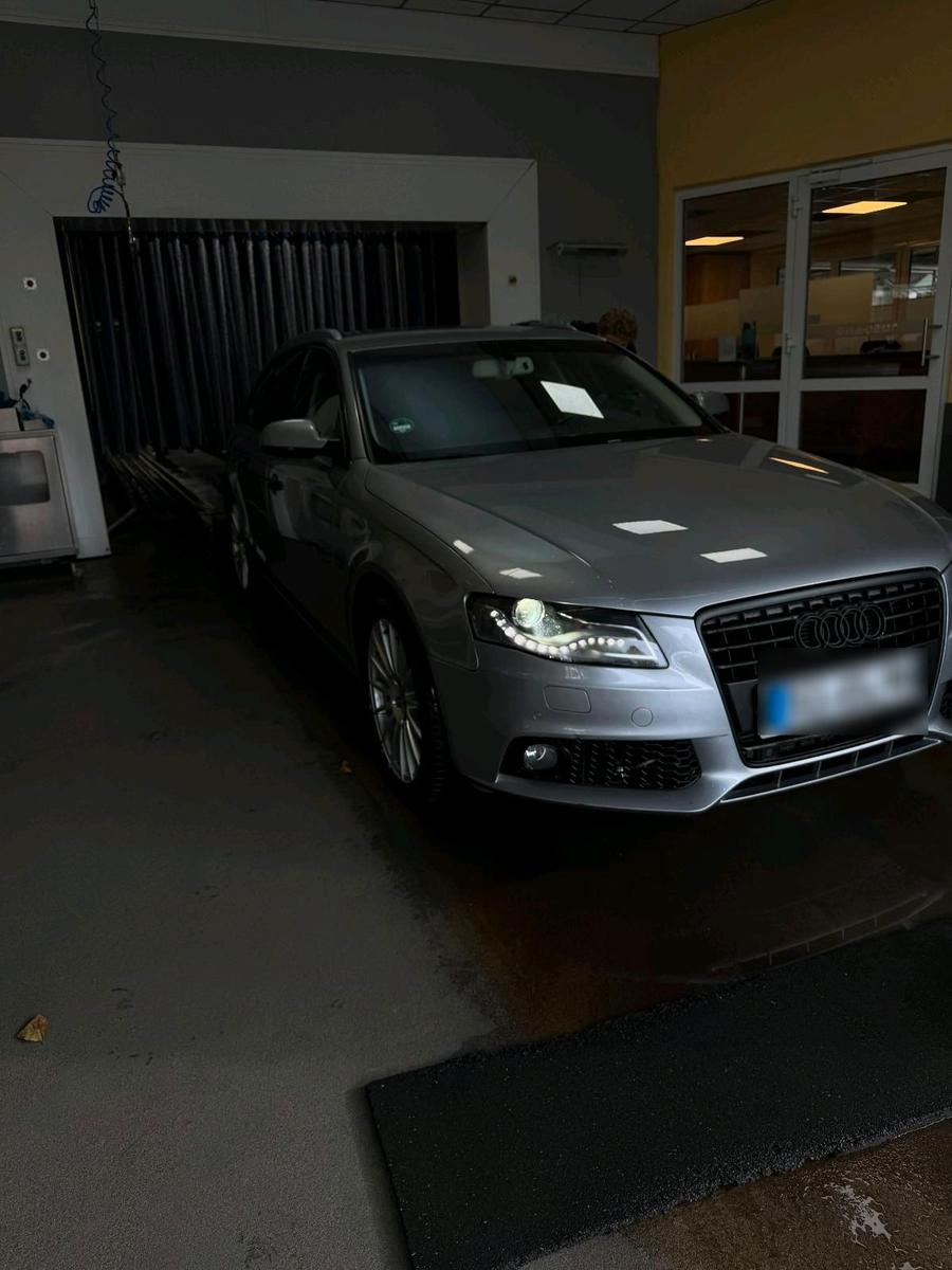 Audi A4 2009 — photo 5