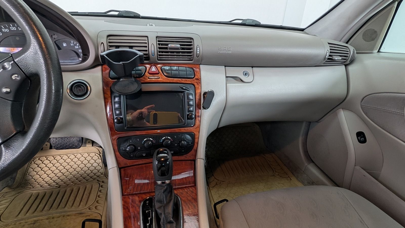 Fahrzeugabbildung Mercedes-Benz C 180 HU/AU bis 12.27 * Sitzhzg. * Schiebedach *