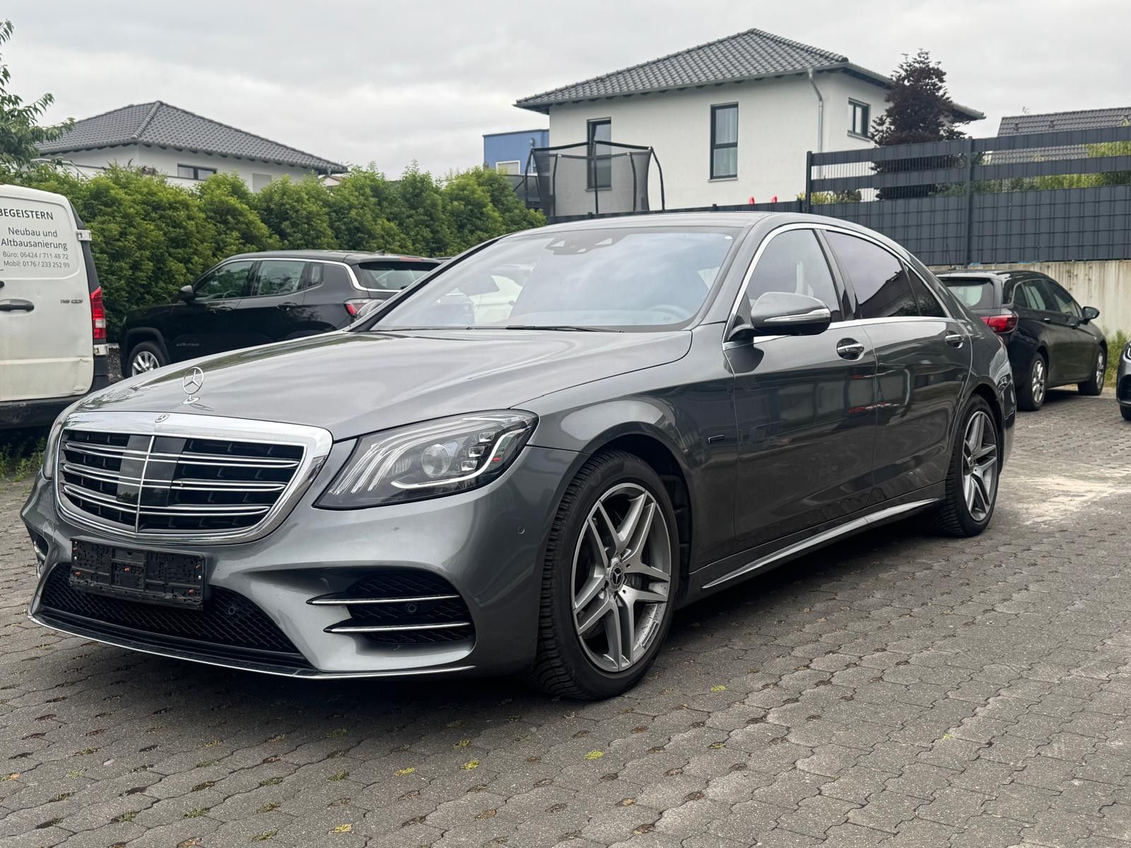 Fahrzeugabbildung Mercedes-Benz S 560 e L AMG-LINE+MEMO+LED+BURM+360°+HEAD-UP+