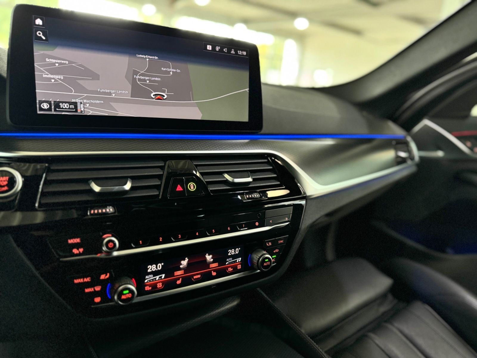 Fahrzeugabbildung BMW 520d M Sport DAB Kamera LED Panorama Individual