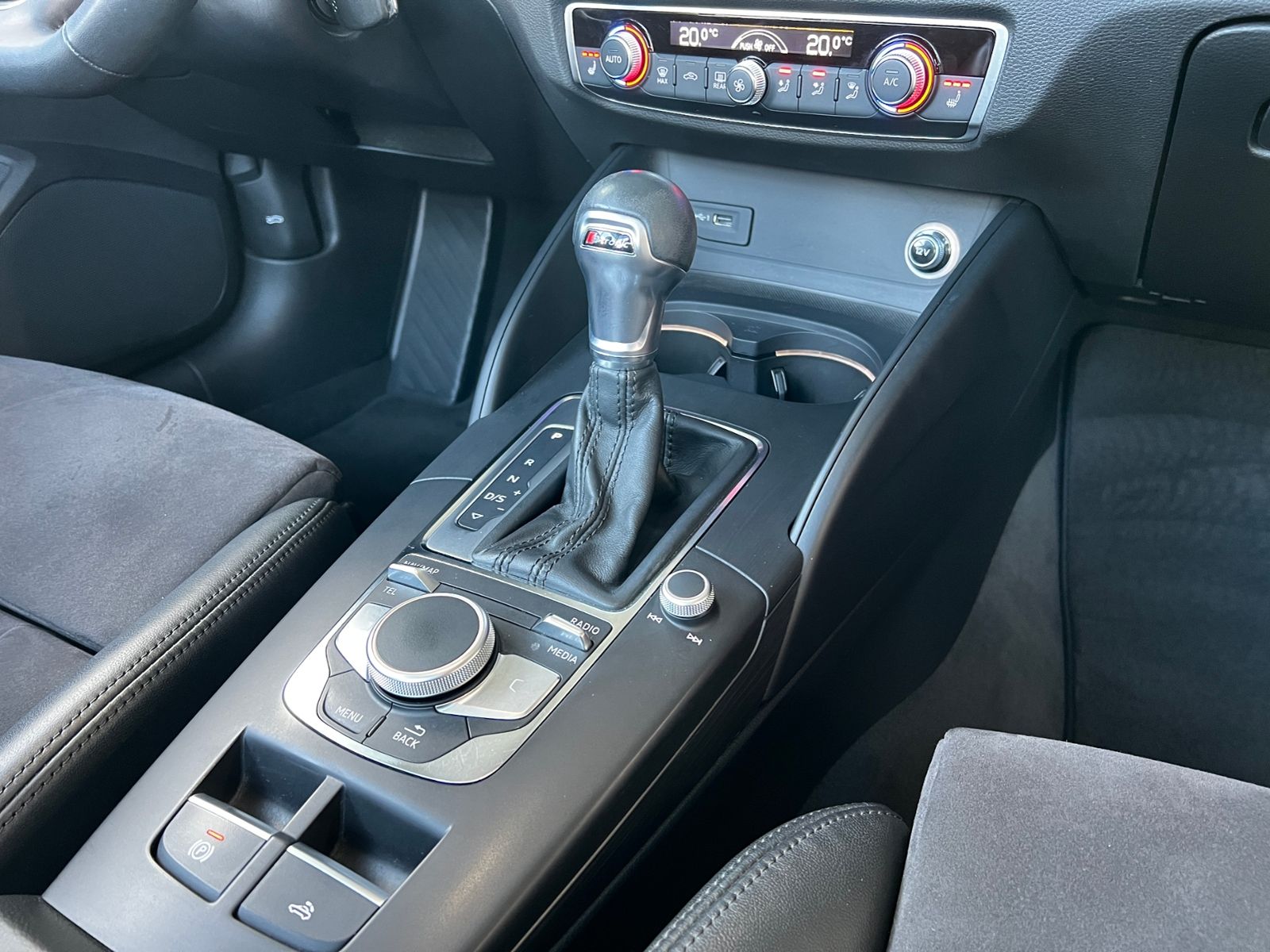 Fahrzeugabbildung Audi A3 Cabriolet 35 TFSI design LED NAVI ALU