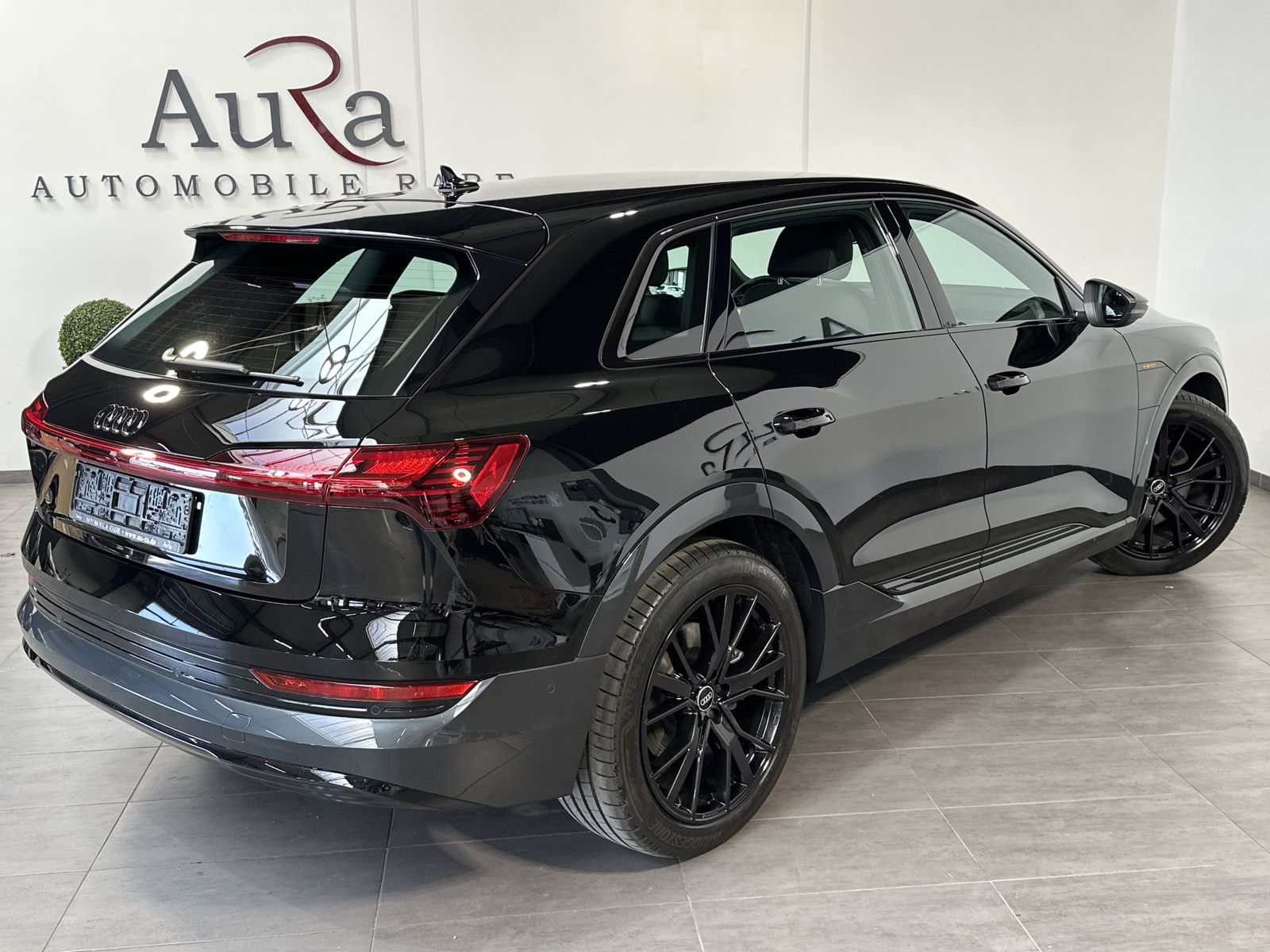 Fahrzeugabbildung Audi e-tron 50 Qu S-Line Black NAV+LED+21ZO+KAMERA+VC