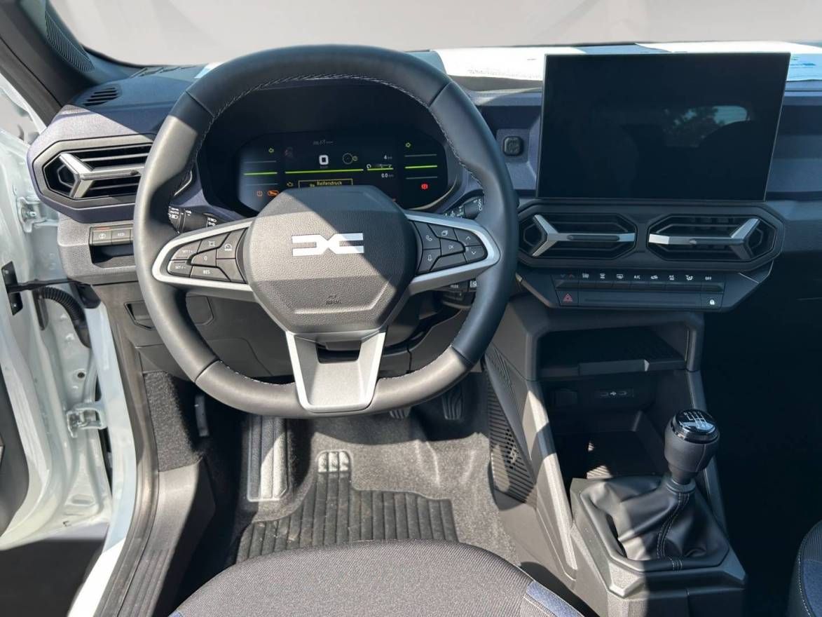 Fahrzeugabbildung Dacia Duster Expression mild hybrid 140