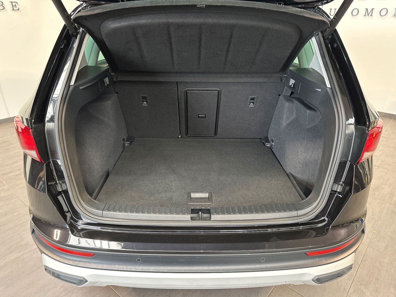 Fahrzeugabbildung SEAT Ateca 2.0 TDI DSG Xperience NAV+LED+KAM+18ZO+ACC