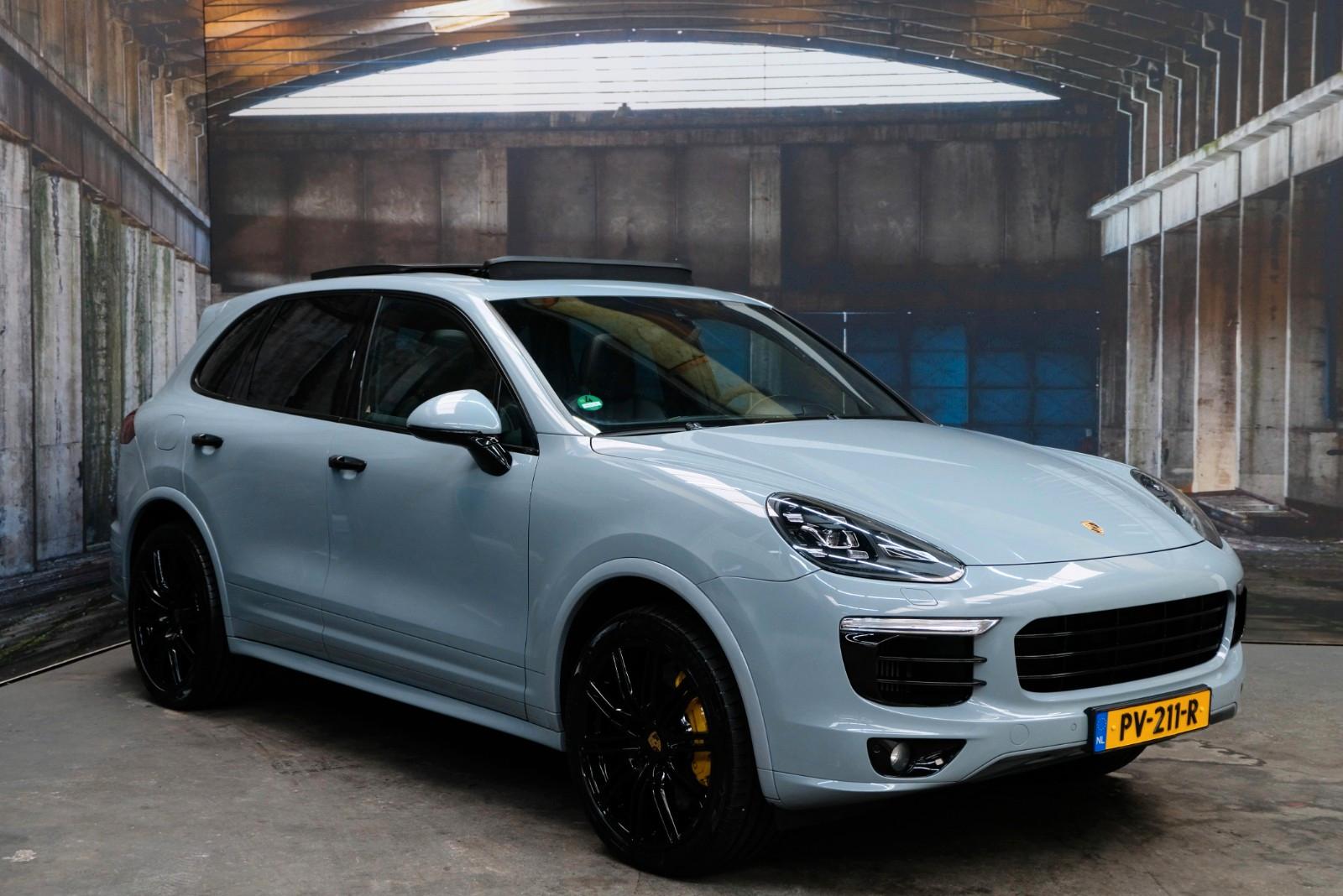 Porsche Cayenne 4.2D S Porsche Exclusive PTS     1 of 1