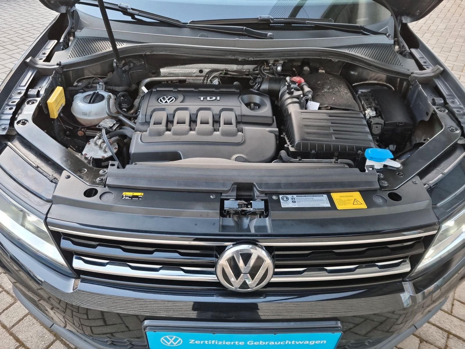 Fahrzeugabbildung Volkswagen Tiguan 2.0 TDI DSG 4M LED ACC eKLAPPE KAMERA