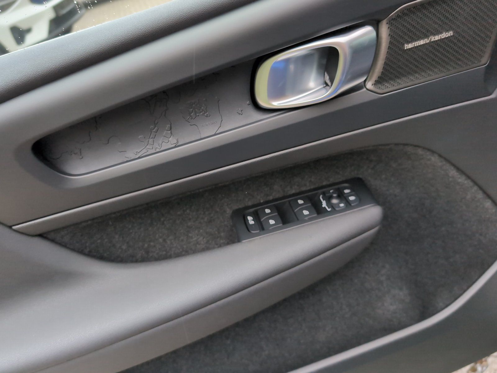 Volvo EX40 - Bild 14