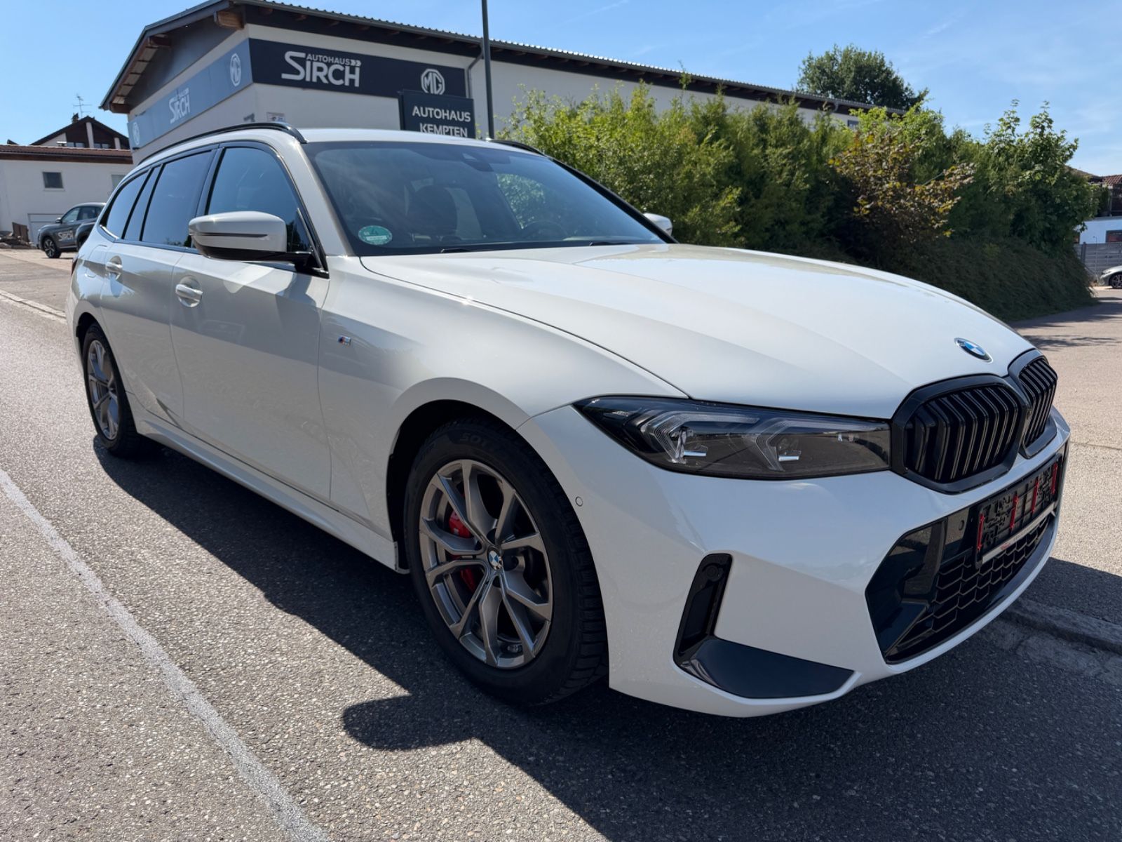 BMW 330 i xDrive M-Sport Pro LED/SHADOW/360*/1.Hd