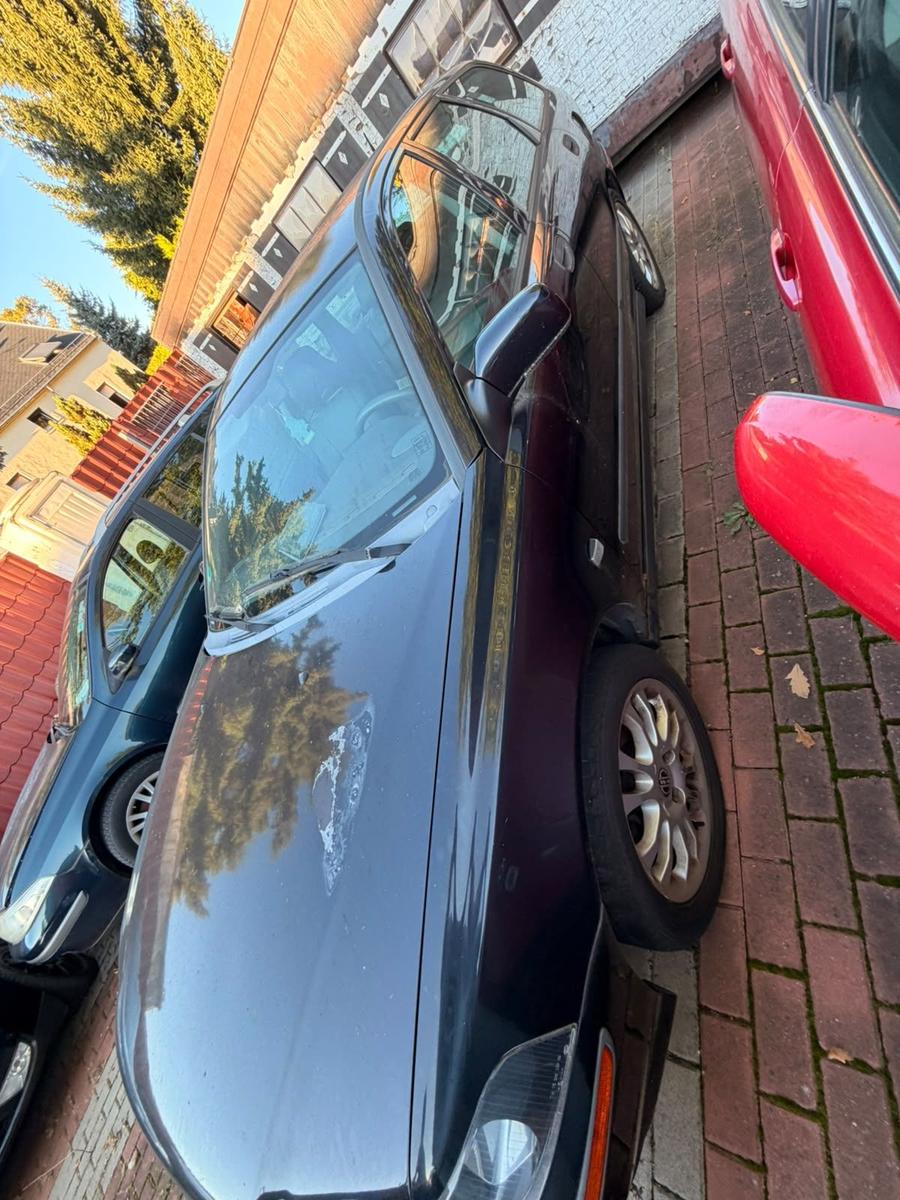 Volvo V40 2007 — rear view
