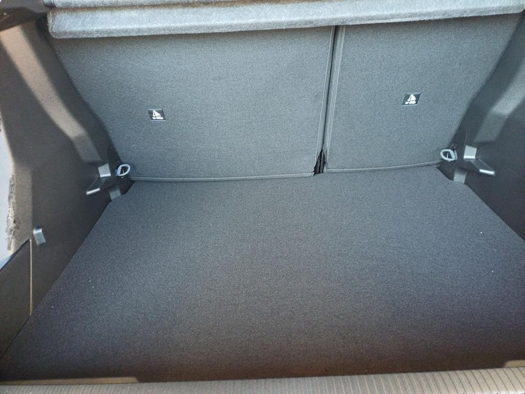 Peugeot 2008 BUSINESS HYBRID 145 e-DSC6
