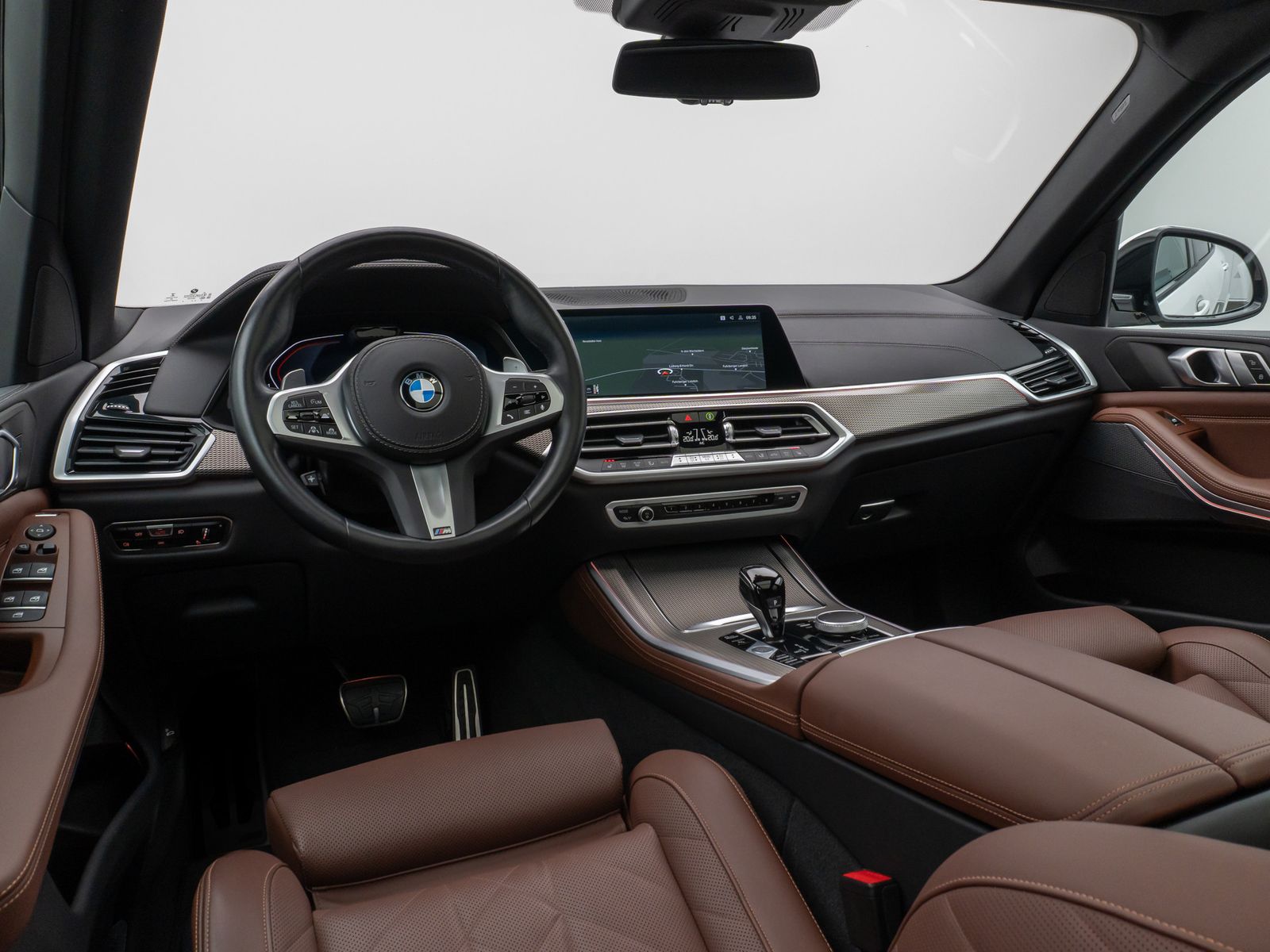 Fahrzeugabbildung BMW X5 xD30d M Sport Panoram Kamera HUD DAB HiFi 21"