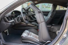 PORSCHE 911 Turbo 50 Jahre / HERITAGE PAKET / BURMESTER