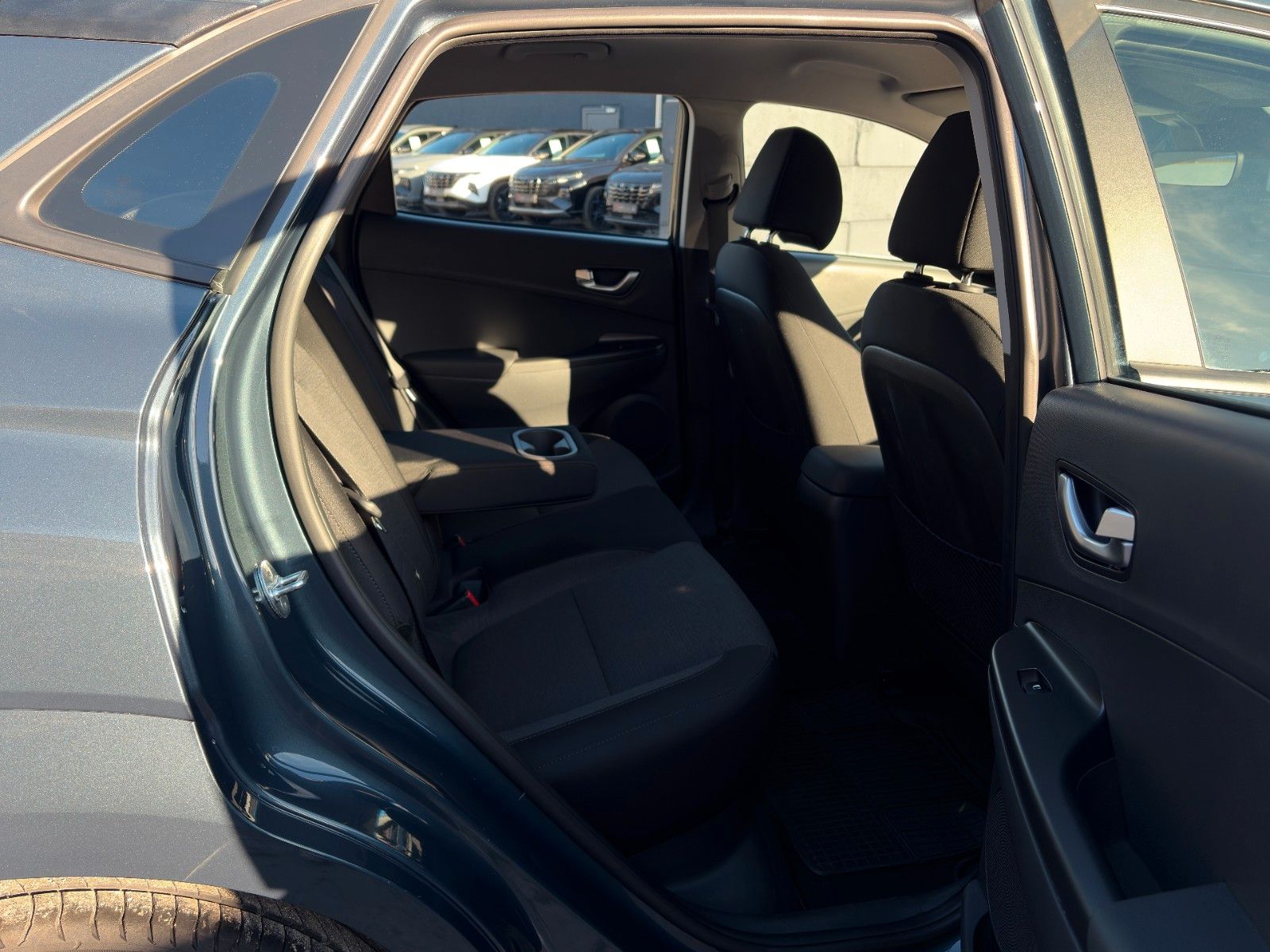 Fahrzeugabbildung Hyundai KONA Elektro SHZ LHZ ACC LKA PDC CAM LFA CarPlay