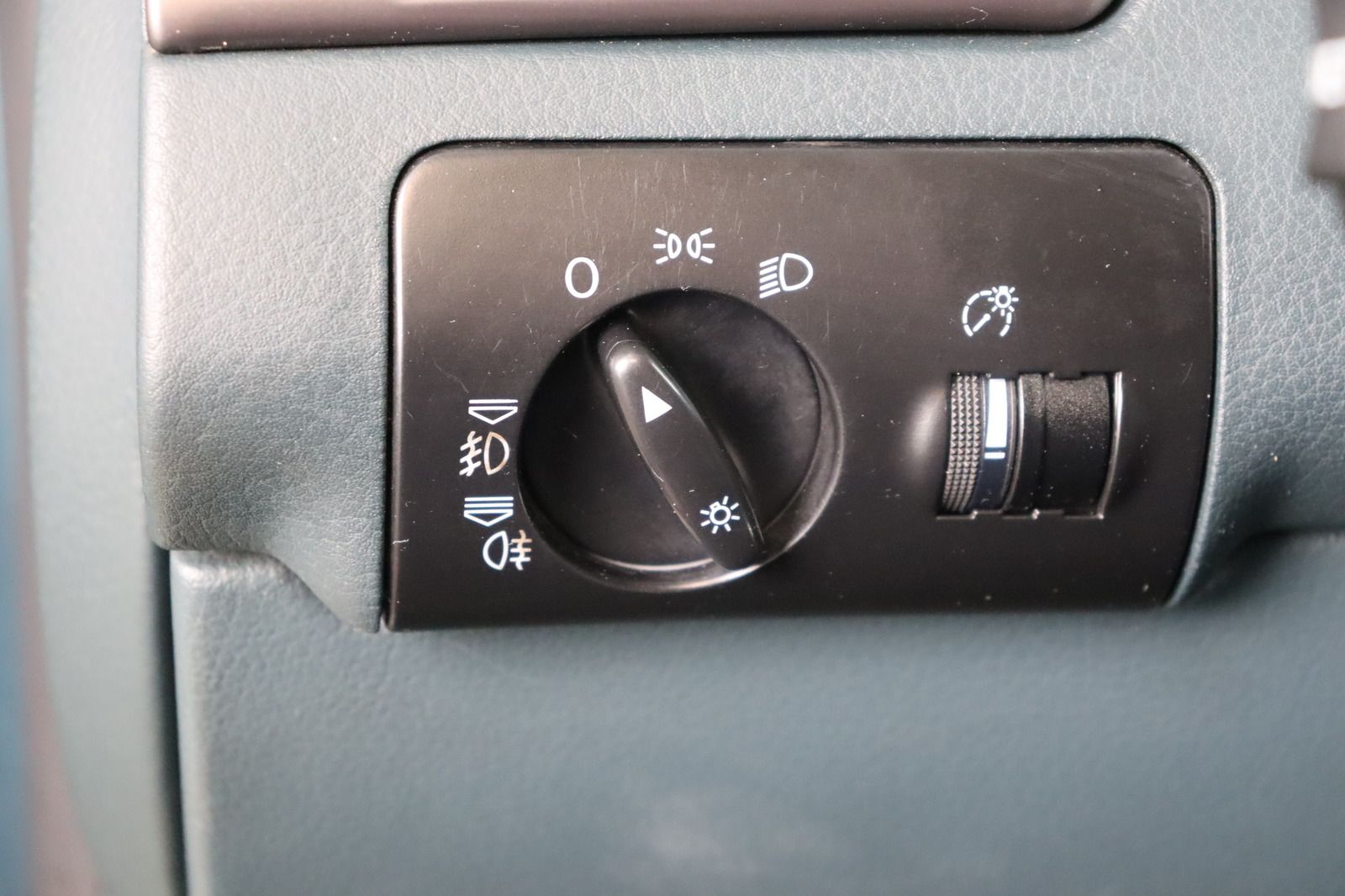 Fahrzeugabbildung Audi A6 2.8 multitronic Avant * Xenon * Memory * PDC