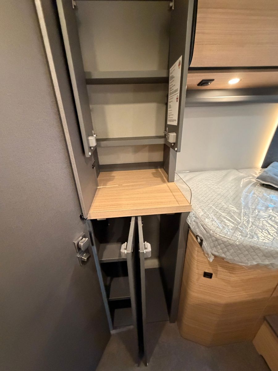 Fahrzeugabbildung Malibu Van Family 4 GT 640 RB Aufstelldach MJ26 lucca